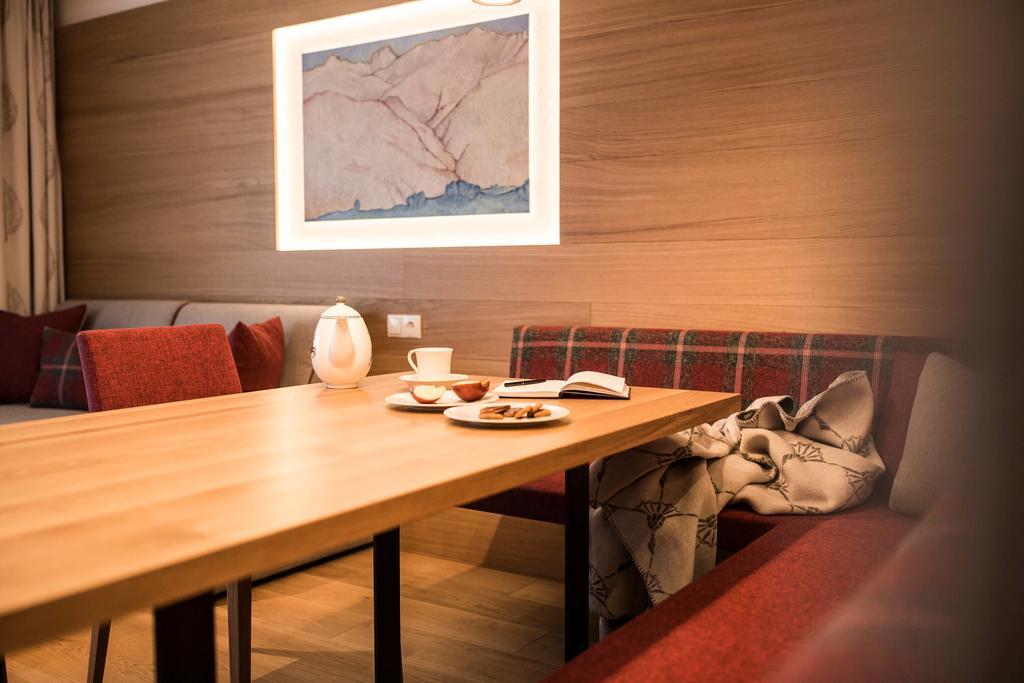 Slow Living Suite - Ferienwohnung Mit Privater Sauna & Garten Fiss Buitenkant foto